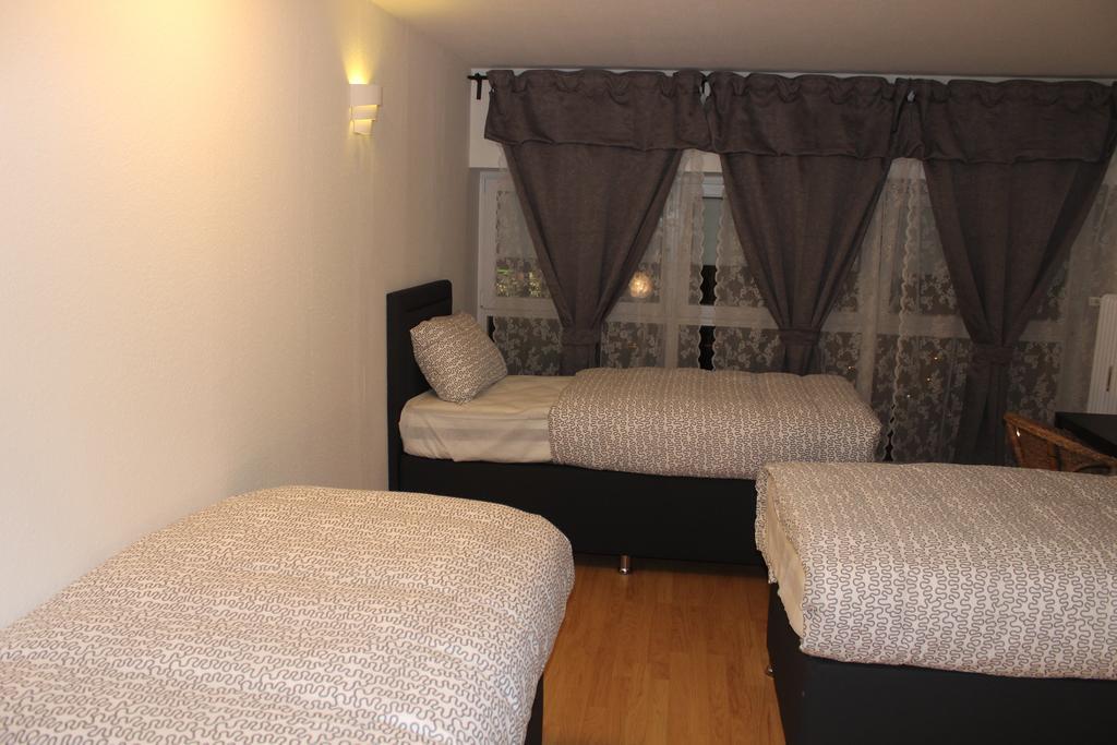 Hotel Garni Emir Colónia Quarto foto