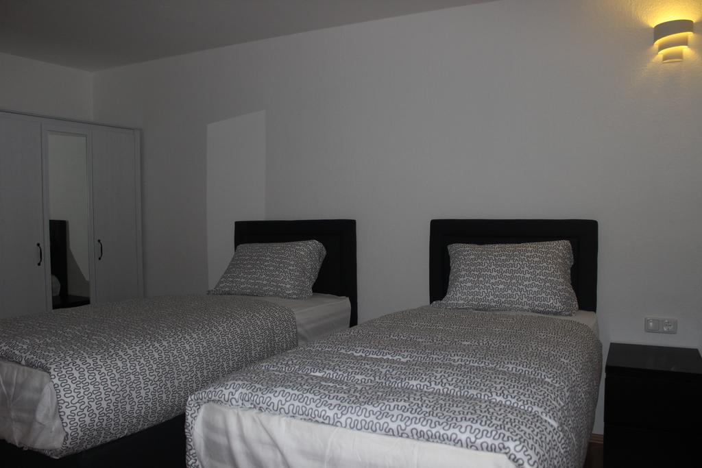 Hotel Garni Emir Colónia Quarto foto
